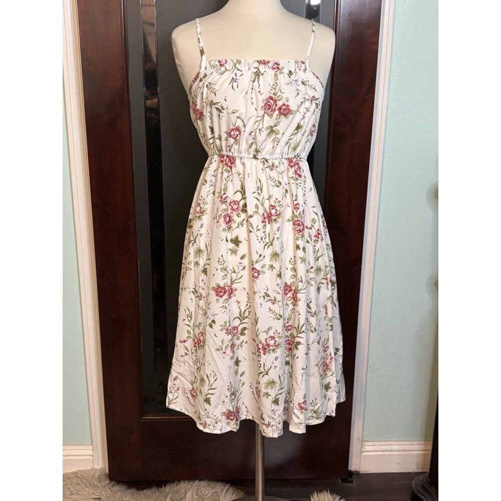 New Beautiful Dressfo White Floral Sundress Size Medium